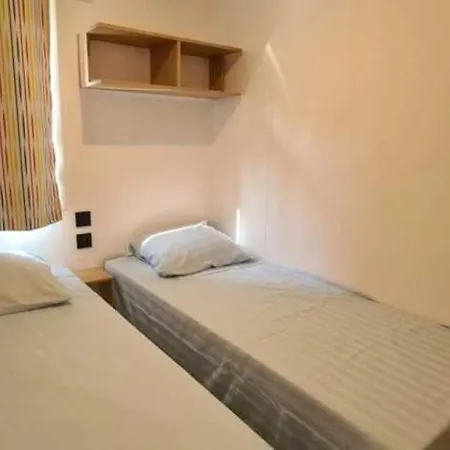 3 Etoiles - Piscine - Ccaideg *